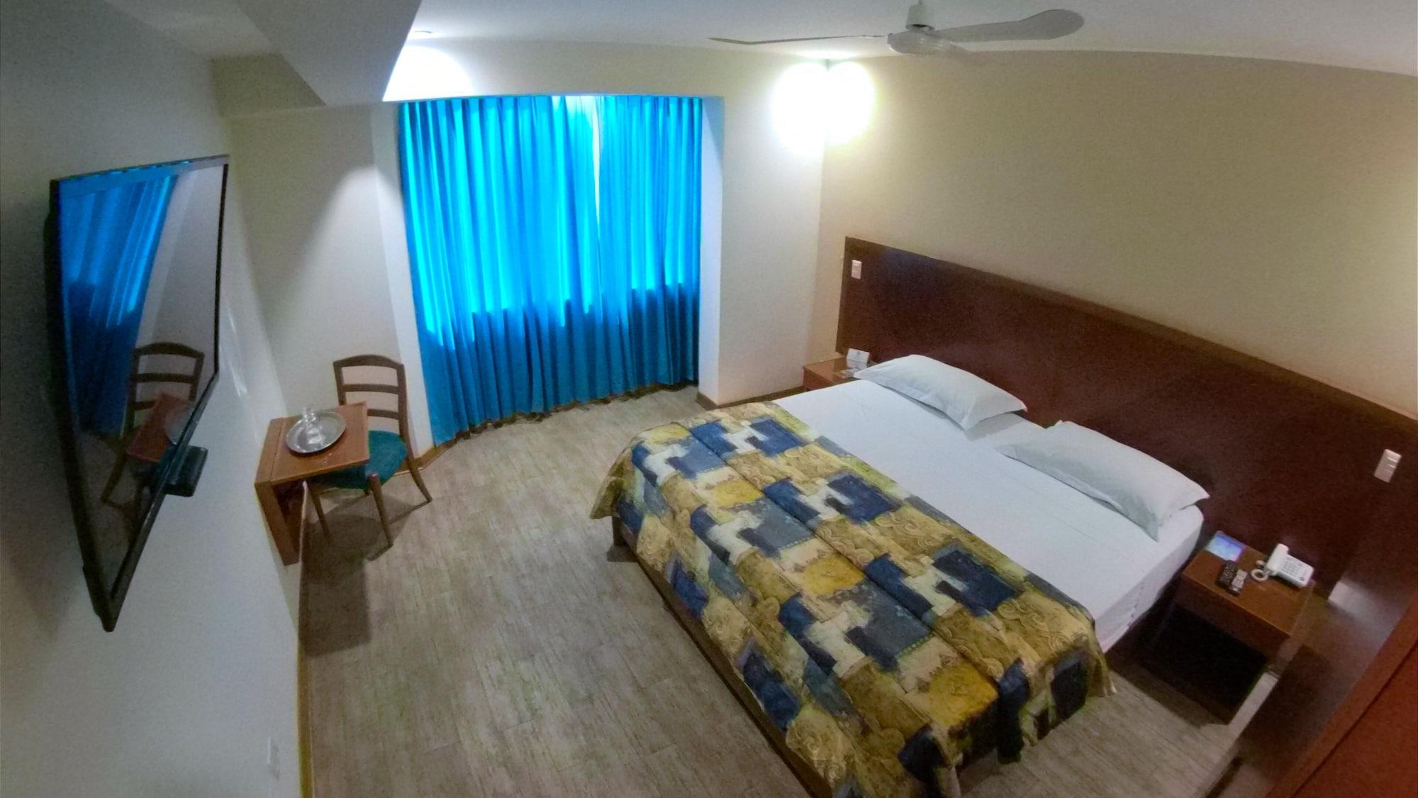 Hotel Esencia Suites Лима Екстериор снимка