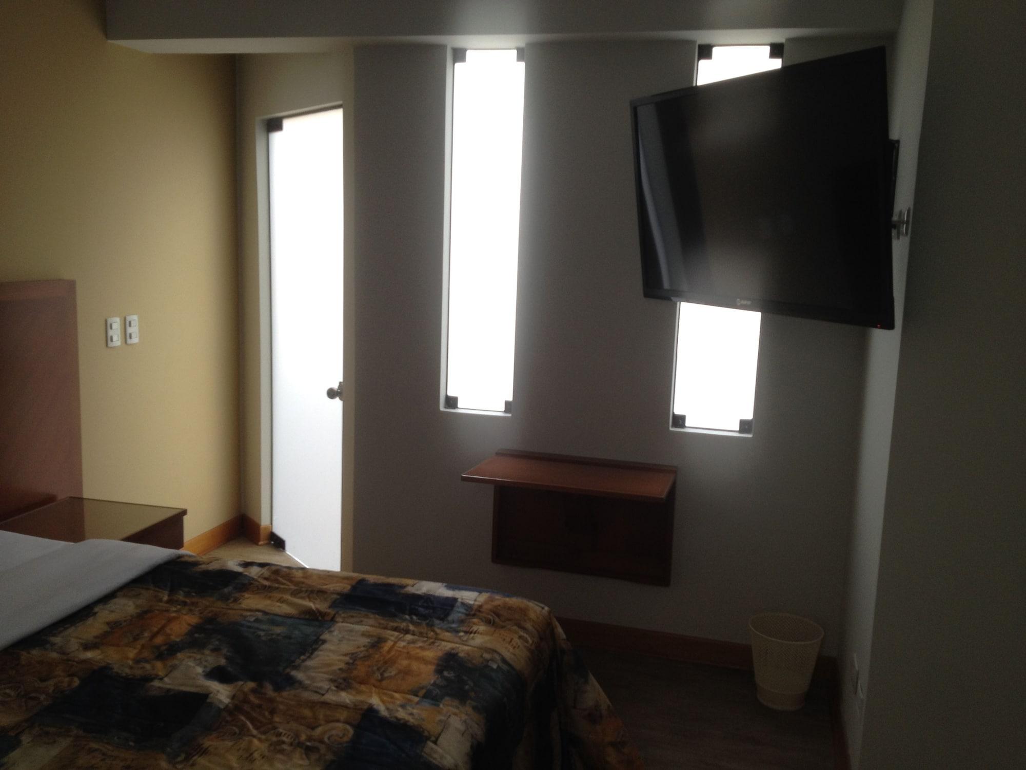 Hotel Esencia Suites Лима Екстериор снимка