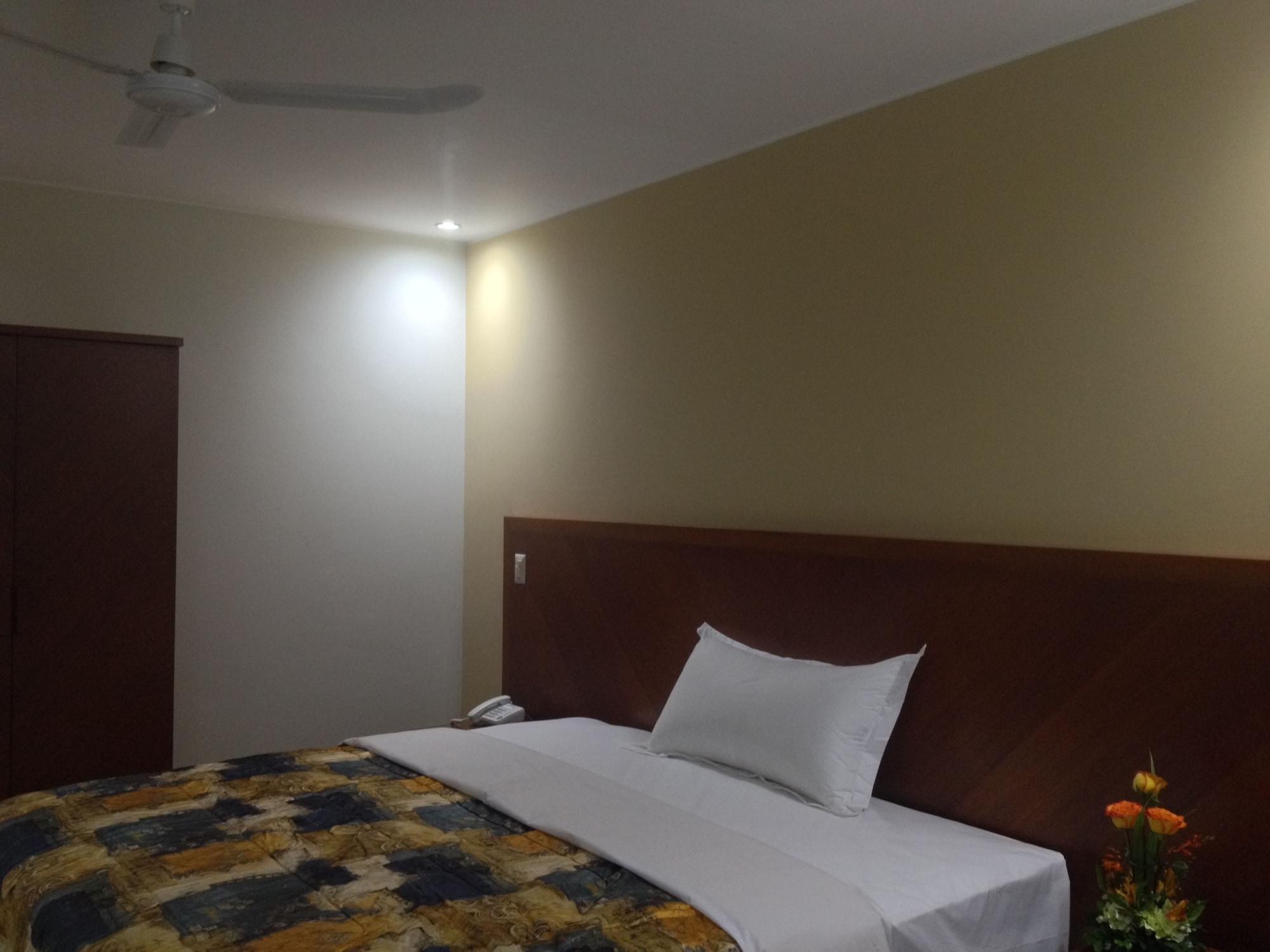 Hotel Esencia Suites Лима Екстериор снимка