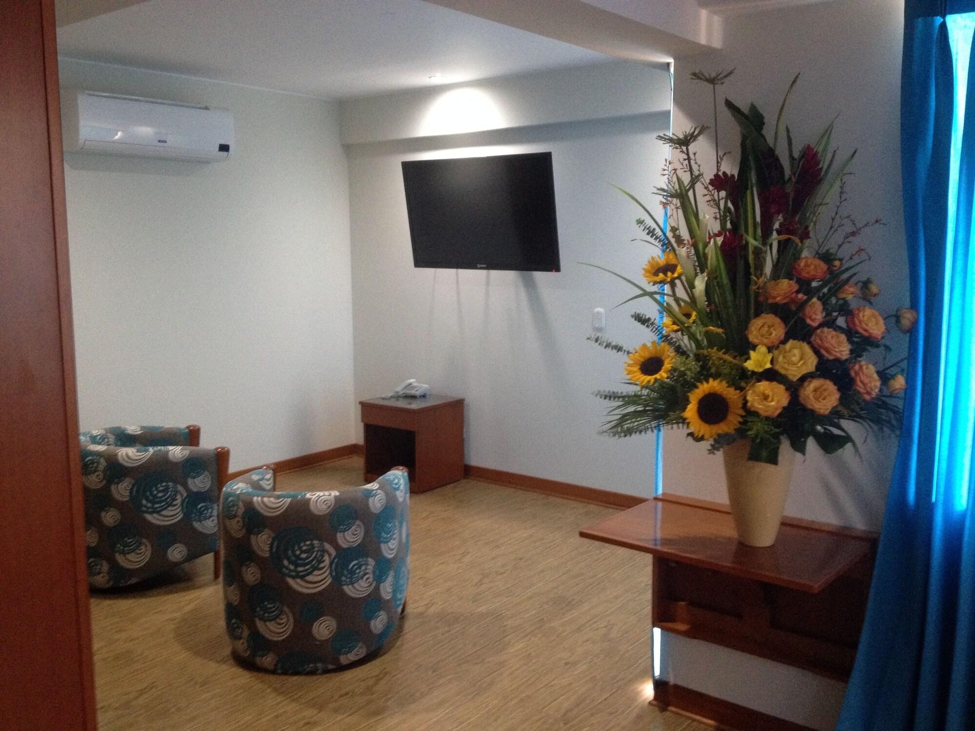 Hotel Esencia Suites Лима Екстериор снимка