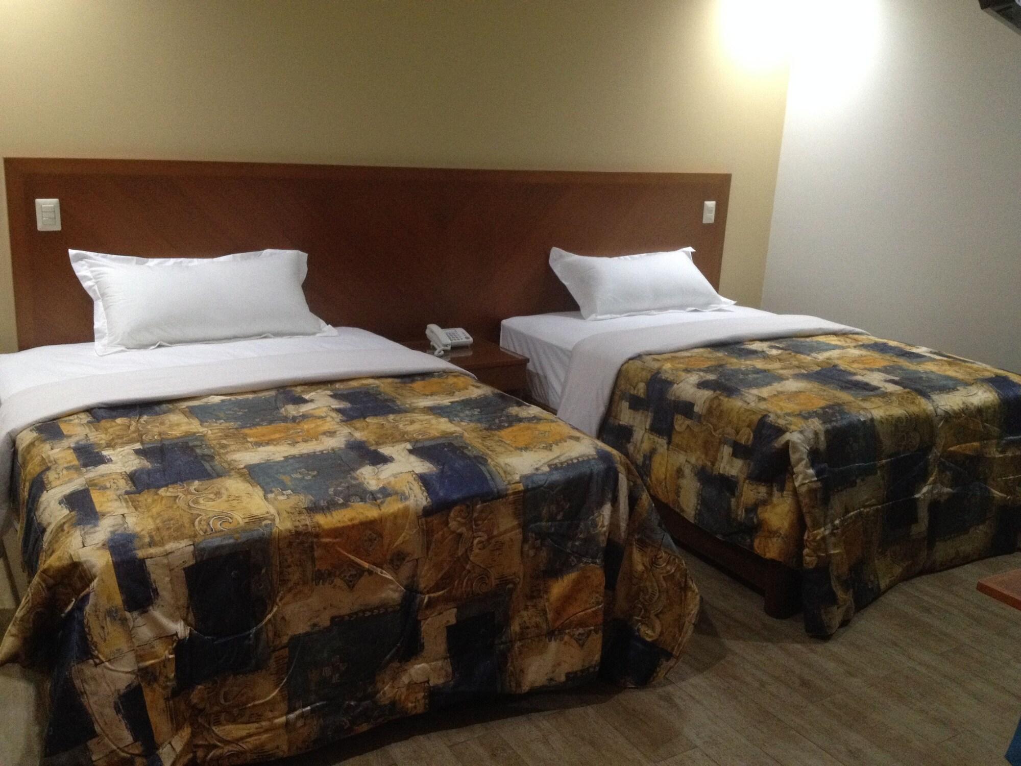 Hotel Esencia Suites Лима Екстериор снимка