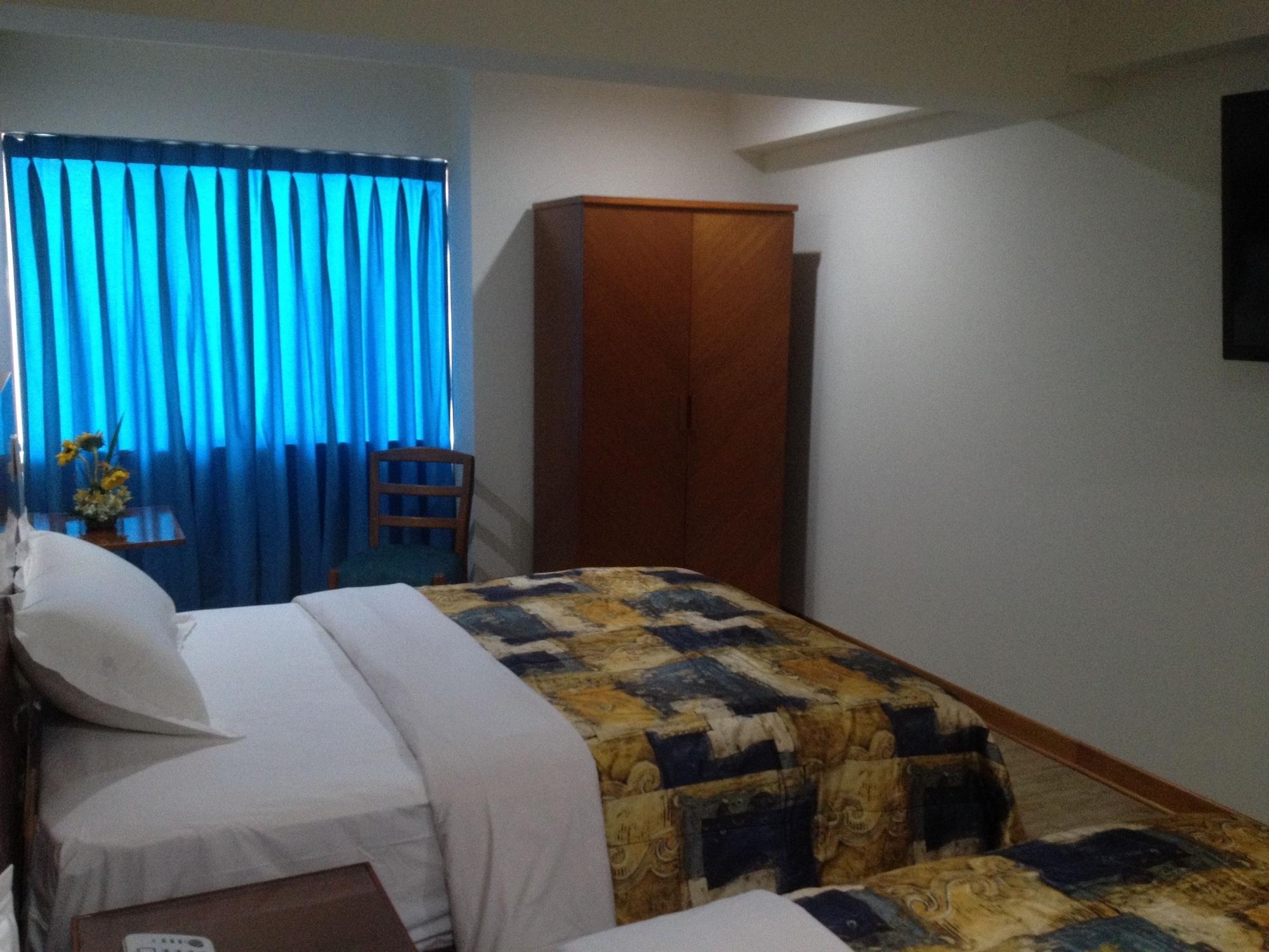 Hotel Esencia Suites Лима Екстериор снимка