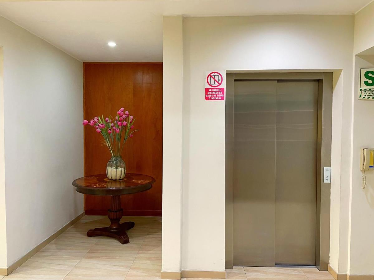 Hotel Esencia Suites Лима Екстериор снимка