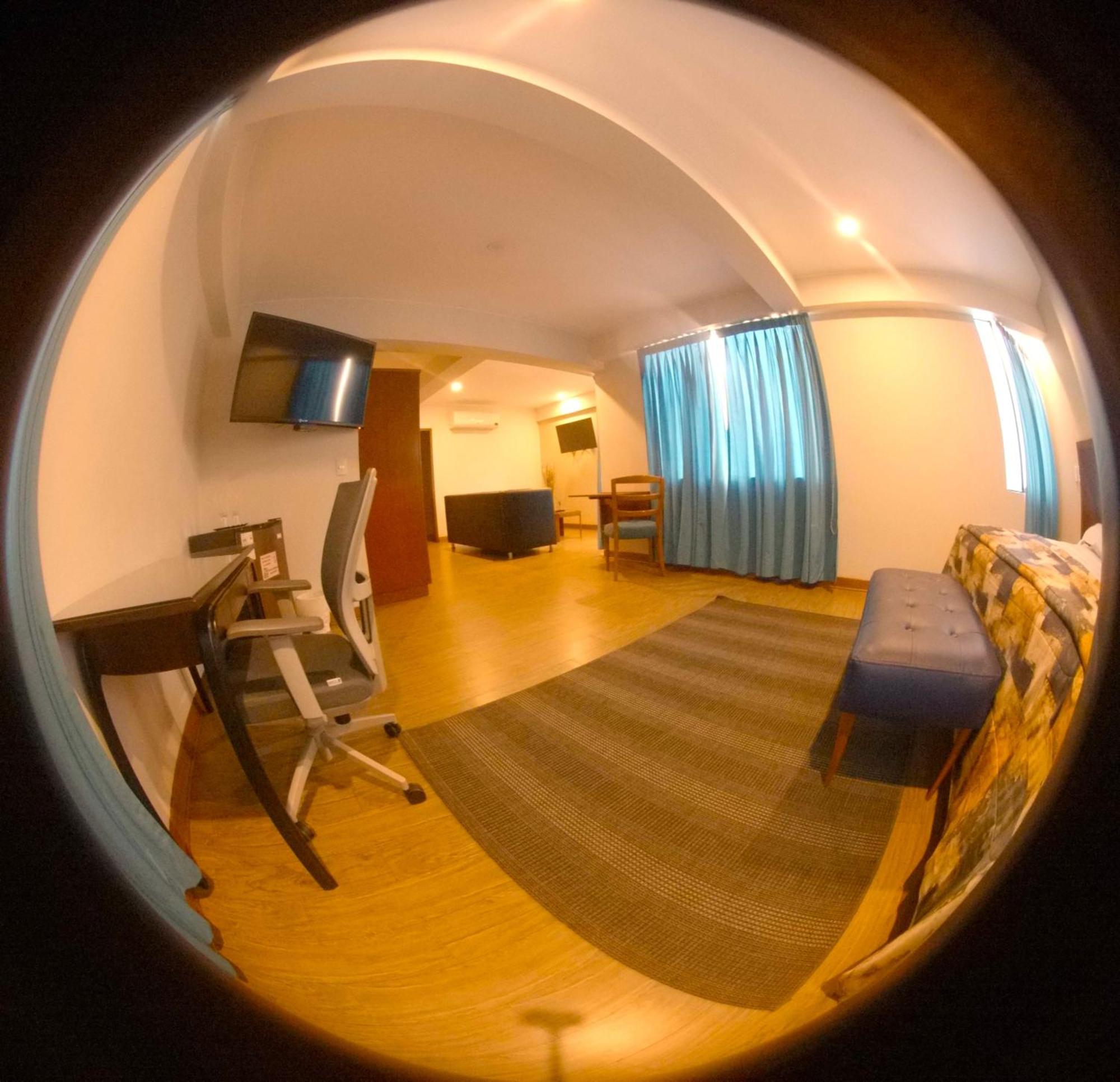 Hotel Esencia Suites Лима Екстериор снимка
