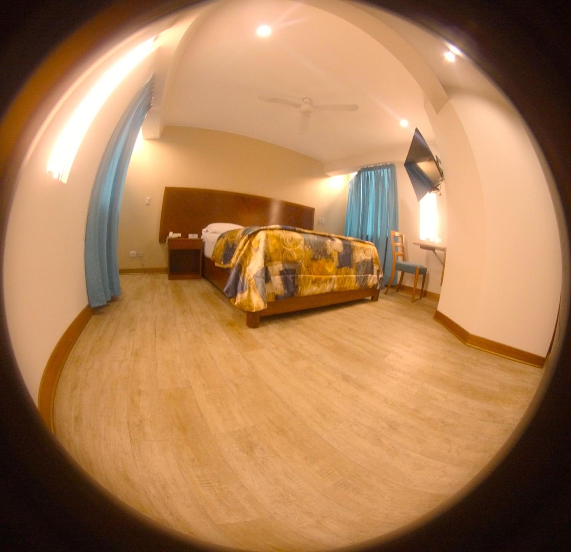 Hotel Esencia Suites Лима Екстериор снимка