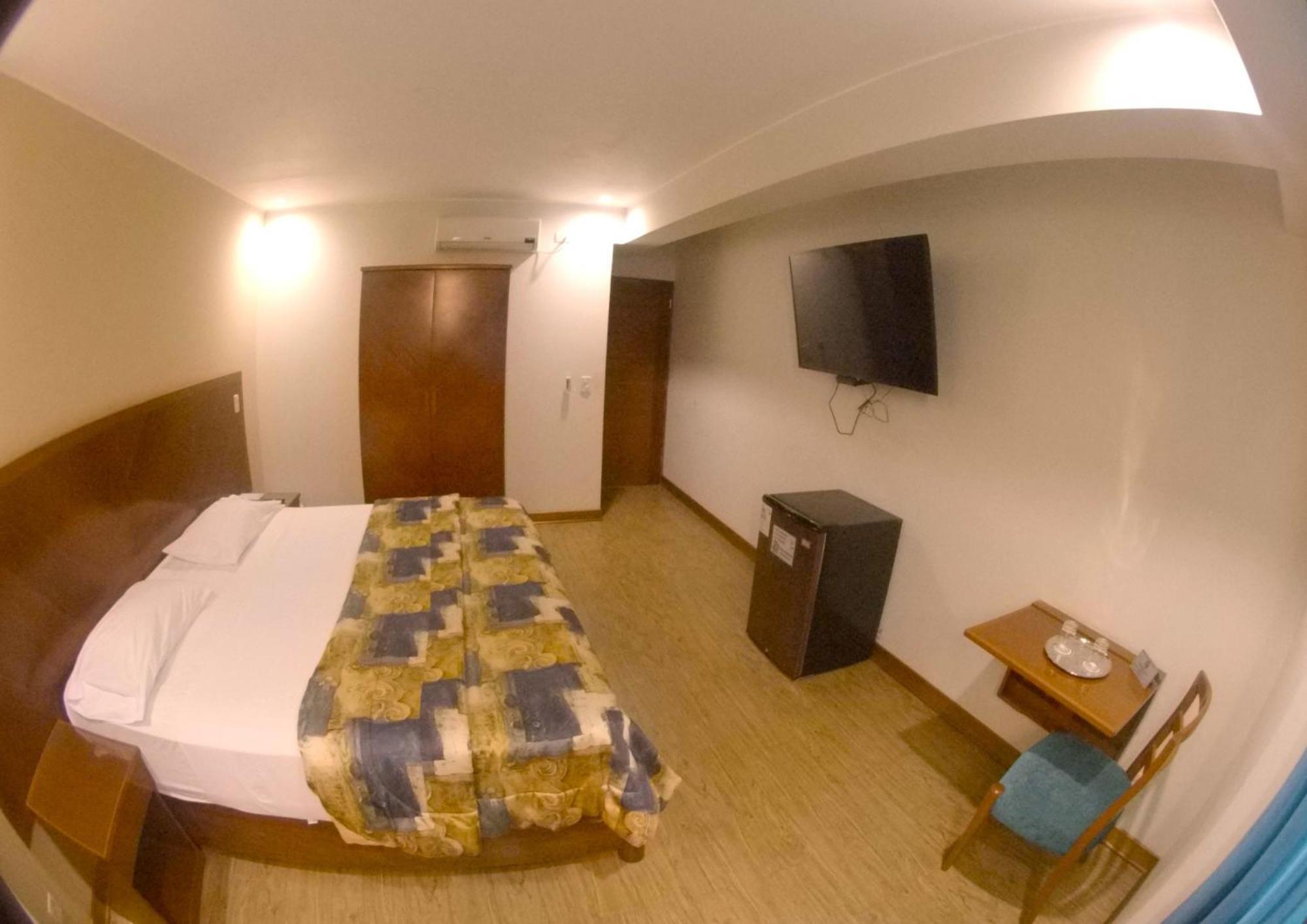 Hotel Esencia Suites Лима Екстериор снимка