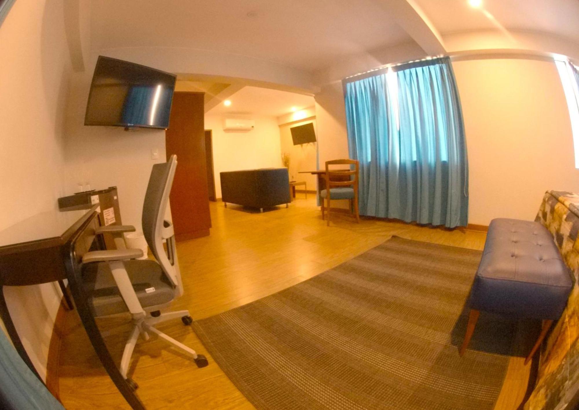 Hotel Esencia Suites Лима Екстериор снимка