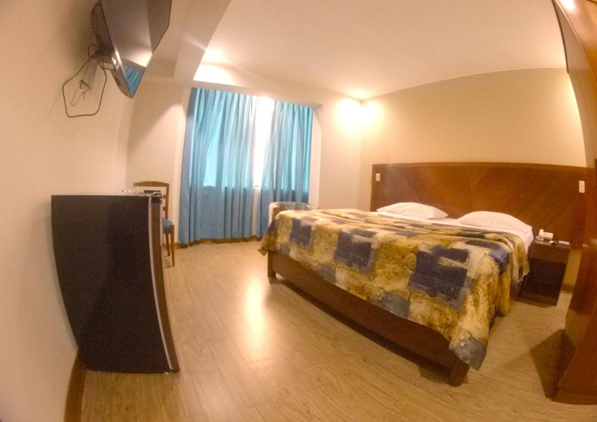 Hotel Esencia Suites Лима Екстериор снимка