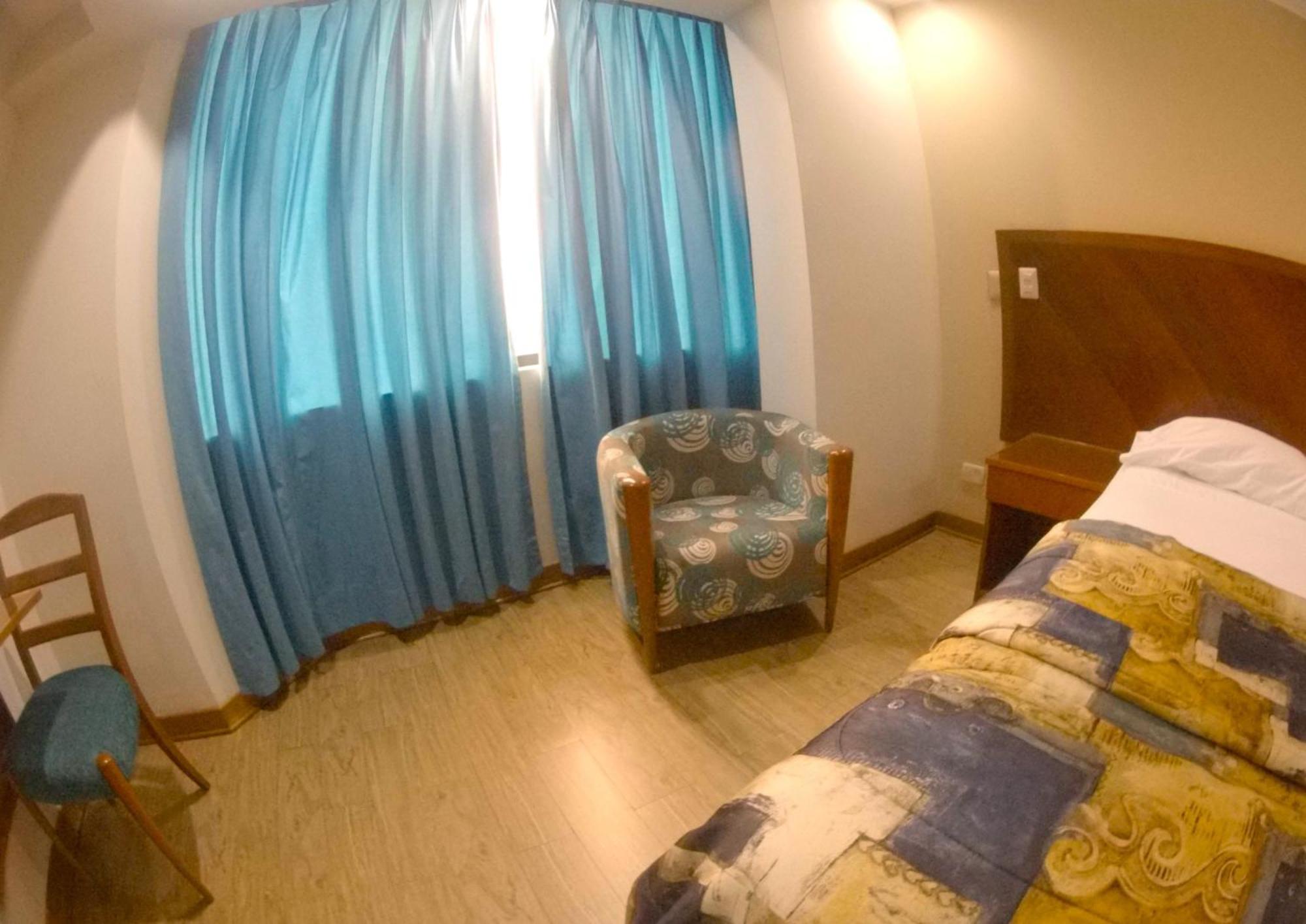 Hotel Esencia Suites Лима Екстериор снимка